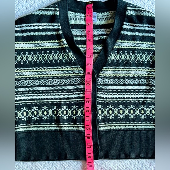 Twik by Simons | Cropped Knitted Cardigan - Picture 4 of 5